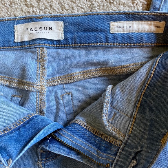 PacSun Ripped Jeans - Picture 4 of 4